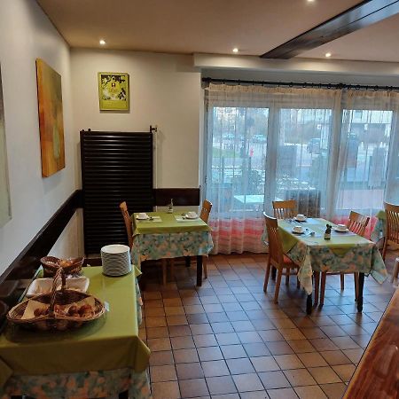 Logis - Hotel Restaurant Bellevue Annecy Bagian luar foto