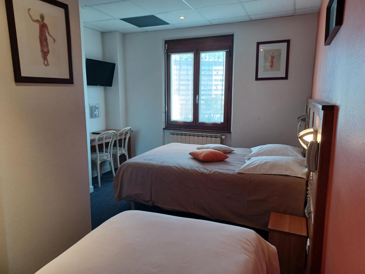 Logis - Hotel Restaurant Bellevue Annecy Bagian luar foto