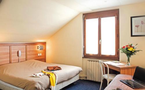 Logis - Hotel Restaurant Bellevue Annecy Bagian luar foto